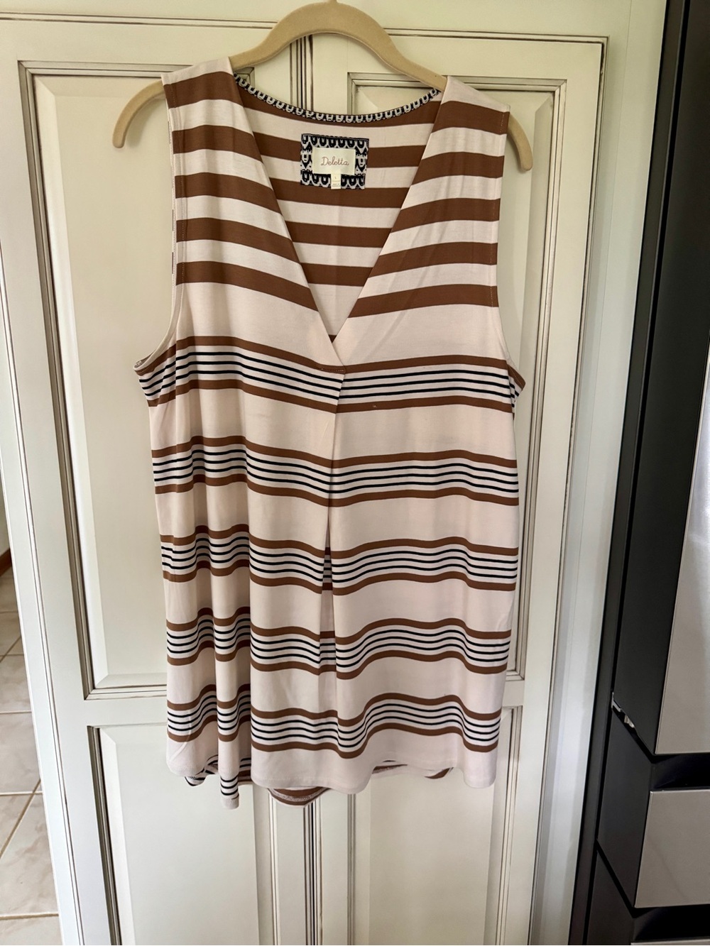 Anthropologie V-Neck Sleeveless Top in Cream, Brown and Black